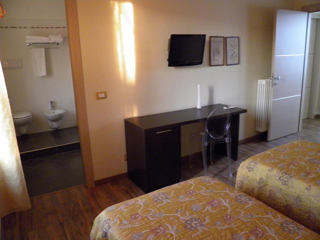 Affittacamere Il Persicone Cornaleto Kamer foto